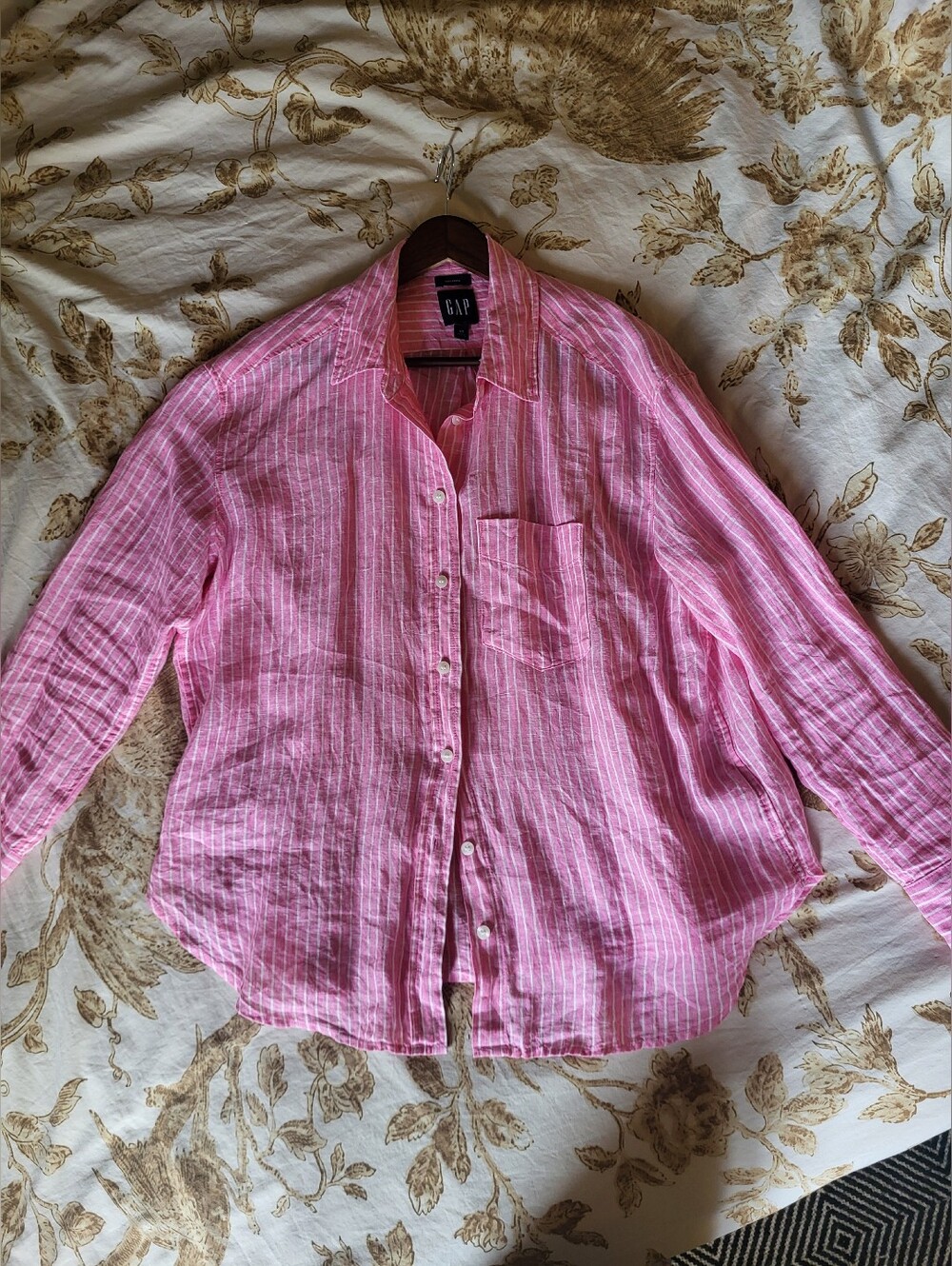 GAP Linen Style Button Up Shirt